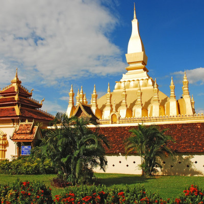 That Luang stupa