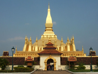 That Luang stupa