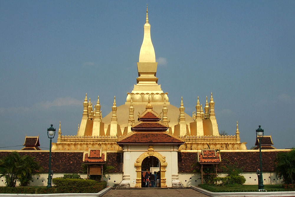 That Luang stupa