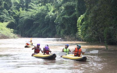 kayakking-in-laos