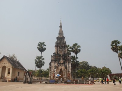 lao-that-ing-hang-stupa-savannakhet