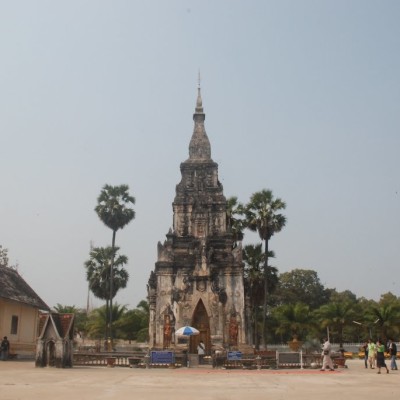 lao-that-ing-hang-stupa-savannakhet