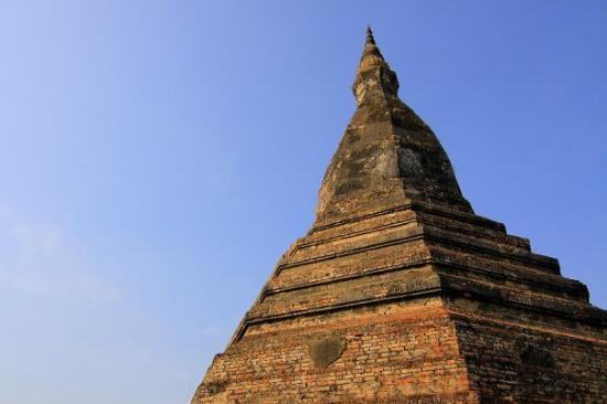 laos that dam black stupa